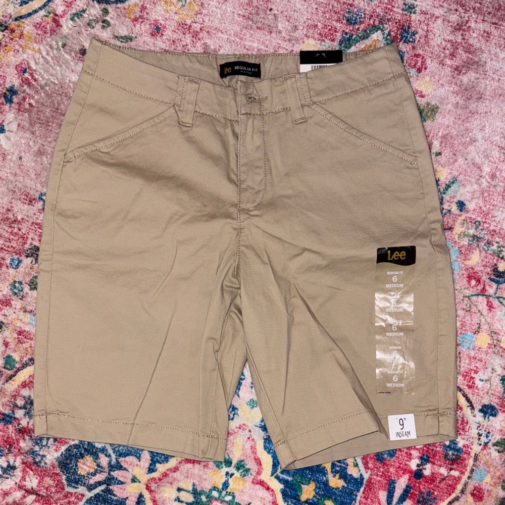 Lee Women's Khaki Bermuda Shorts Size 6 NWT